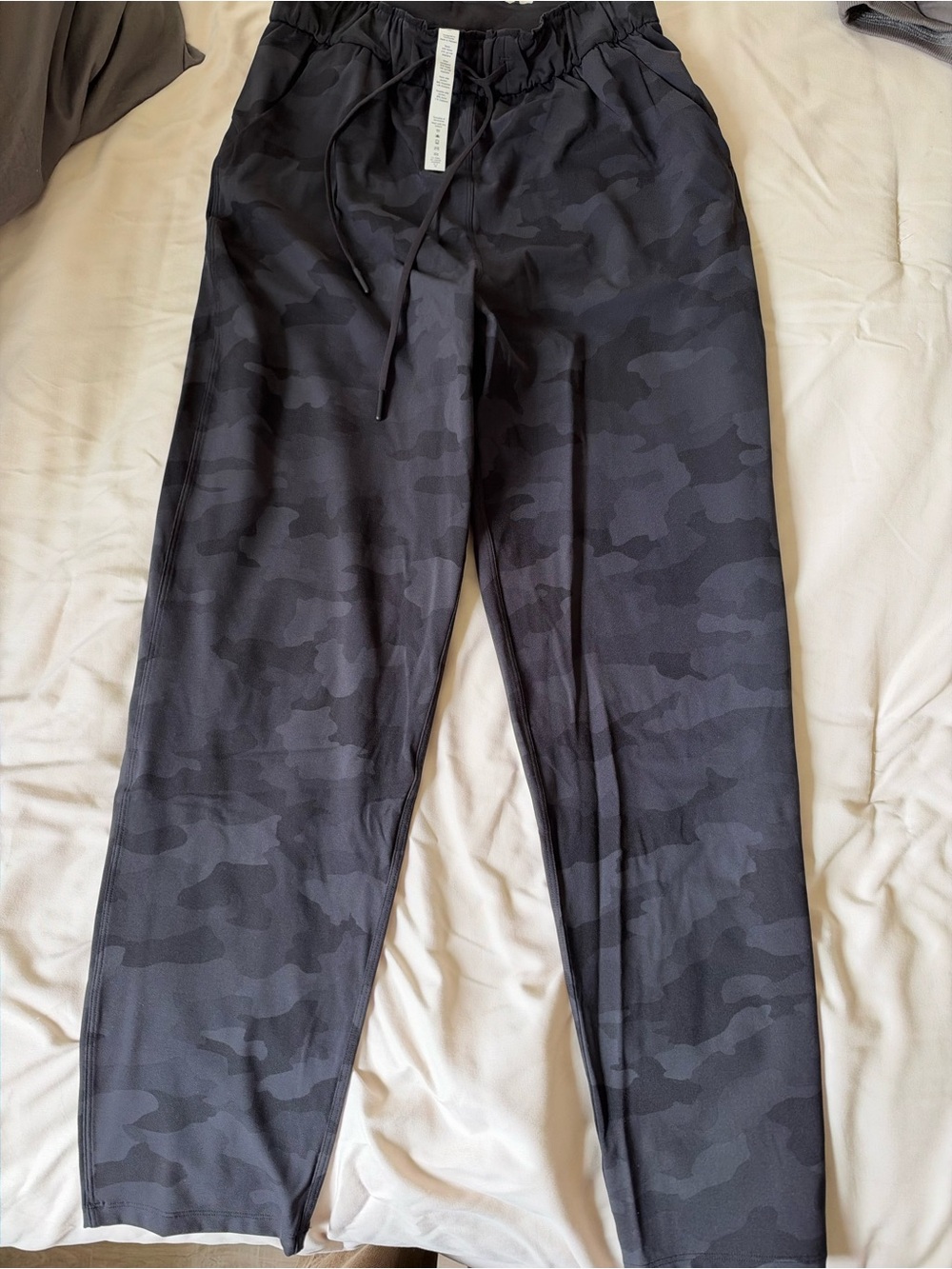 Lululemon Keep Moving Pant 7/8 High-Rise - Incognito Camo Multi Gray